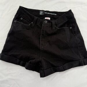 No Boundaries Women's Black Shorts